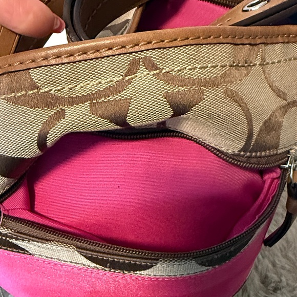 Coach Signature Canvas Hobo Shoulder Bag | 💖Leather Trim | Adjustable Strap. - Picture 5 of 8